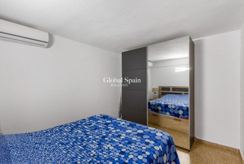 Venta - APARTAMENTO -
TORREVIEJA - Playa del cura