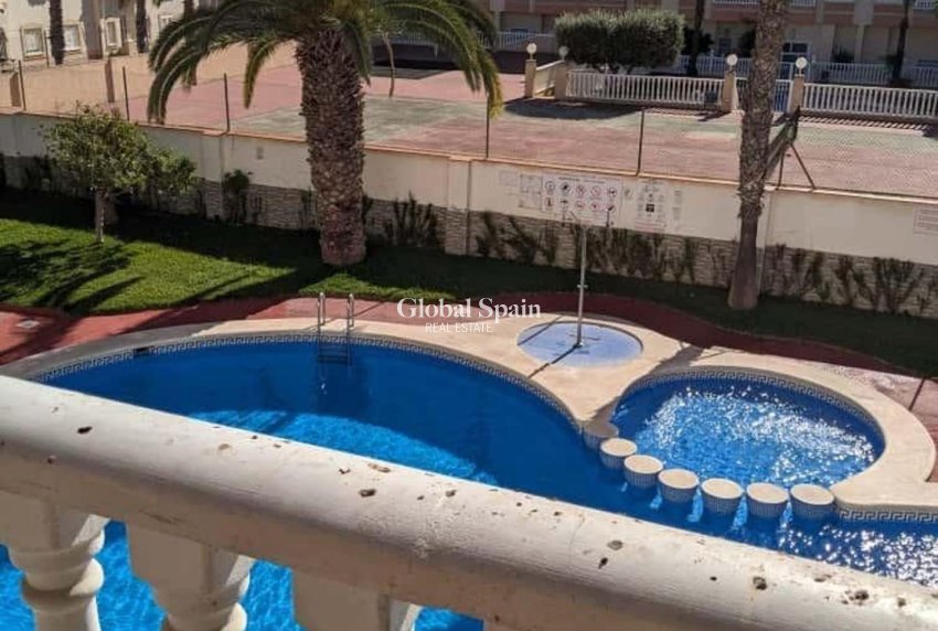 Venta - APARTAMENTO -
TORREVIEJA - Playa del Cura