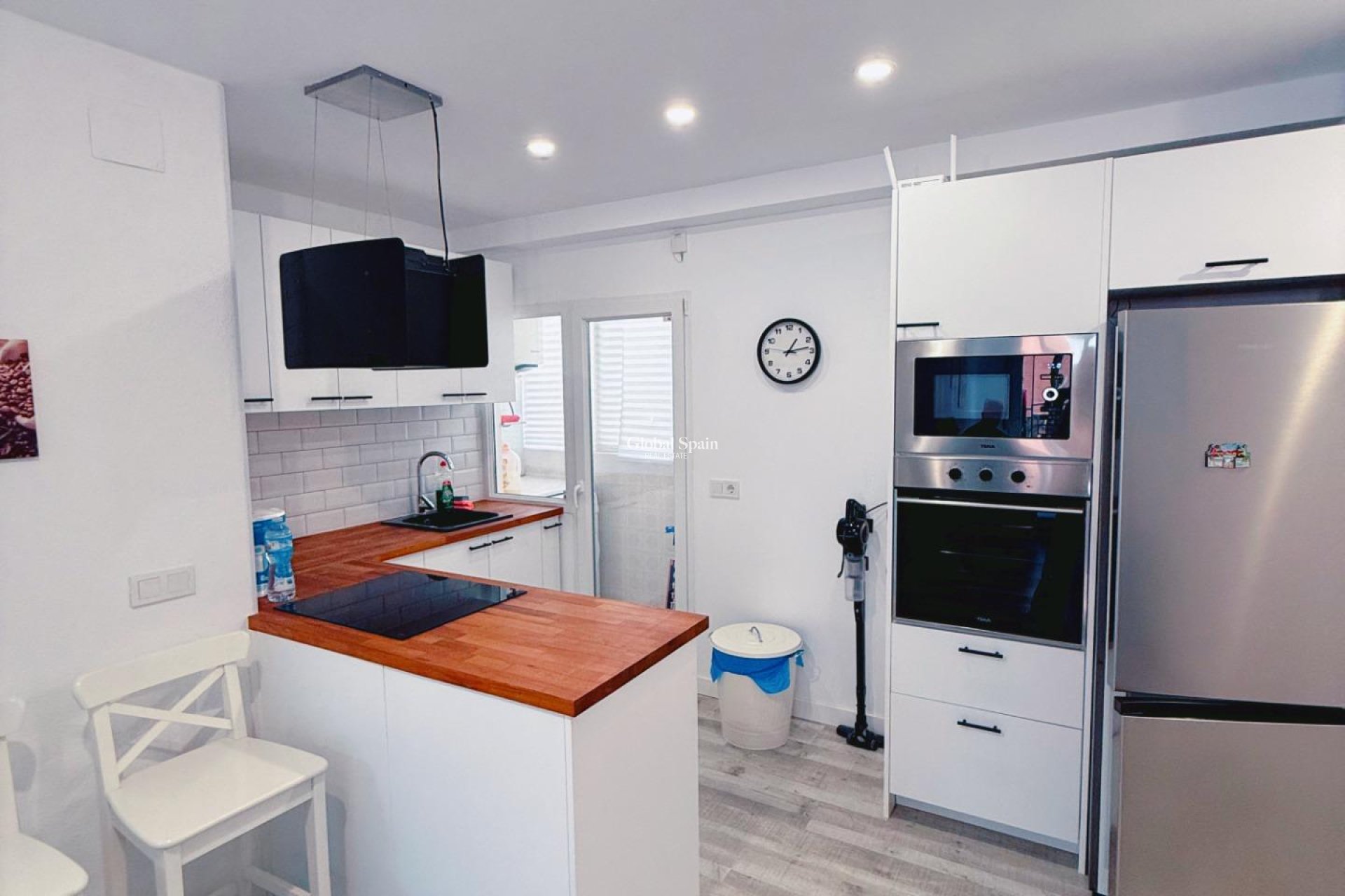 Venta - APARTAMENTO -
TORREVIEJA - Playa del Cura