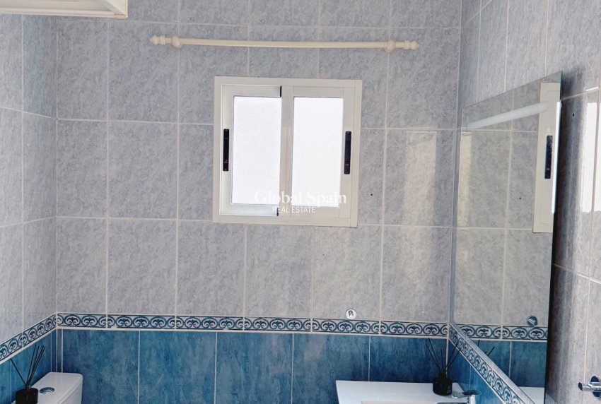 Venta - APARTAMENTO -
TORREVIEJA - Playa del Cura