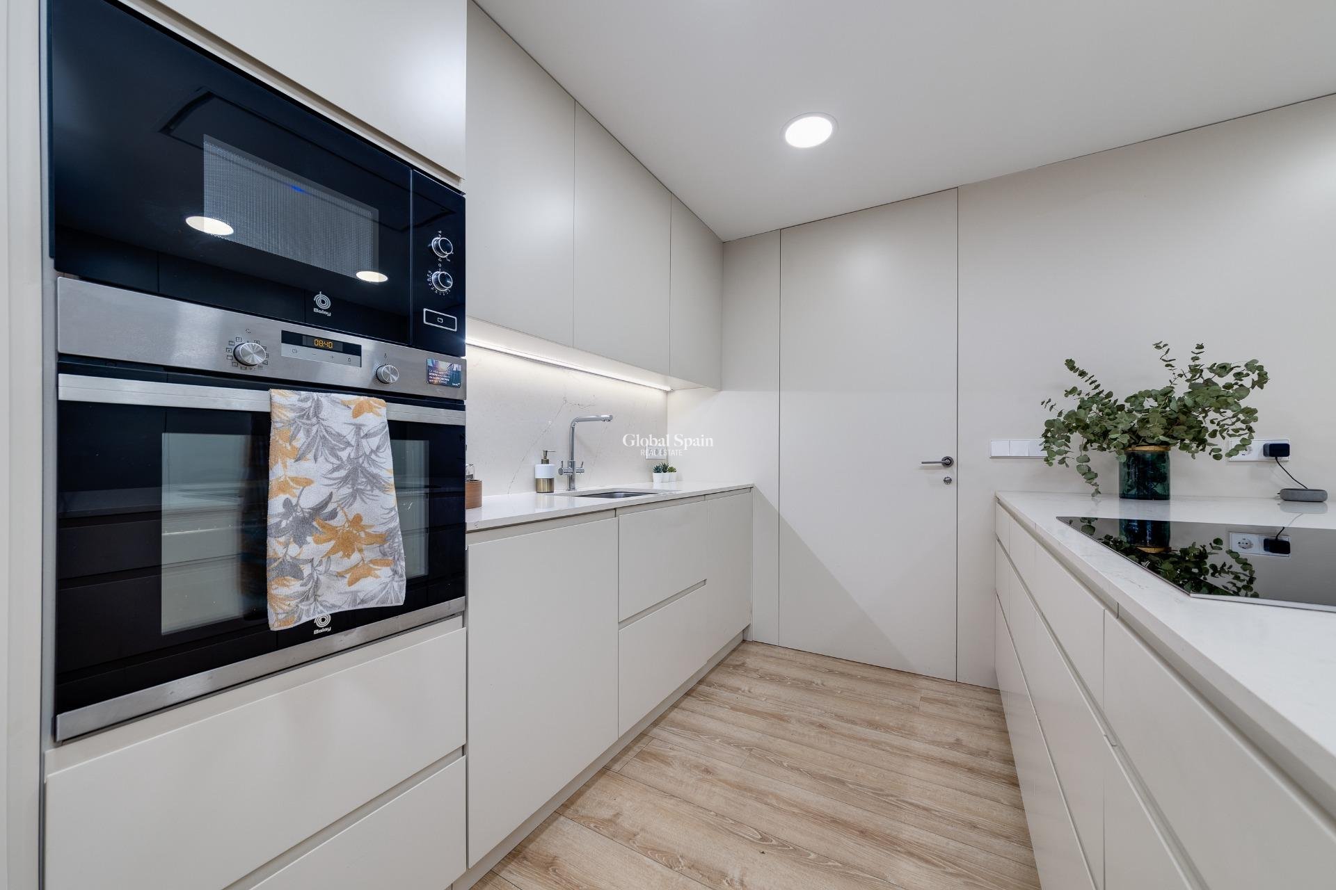 Venta - APARTAMENTO -
TORREVIEJA - Playa del Cura