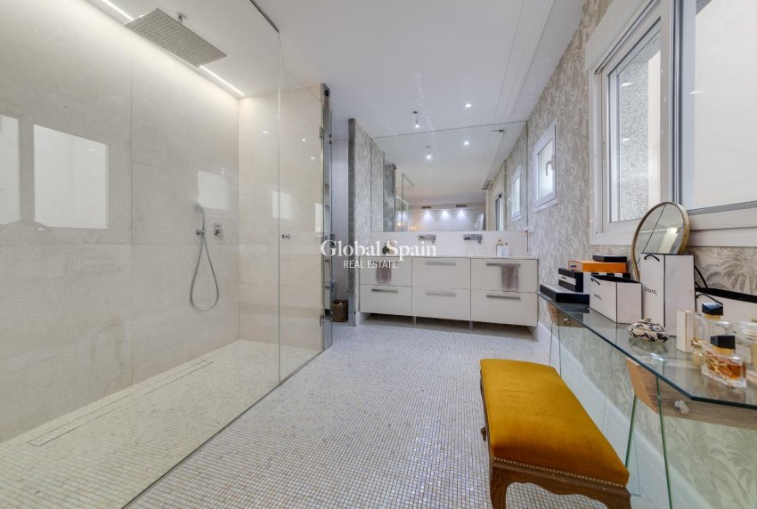 Venta - APARTAMENTO -
TORREVIEJA - Playa del Cura