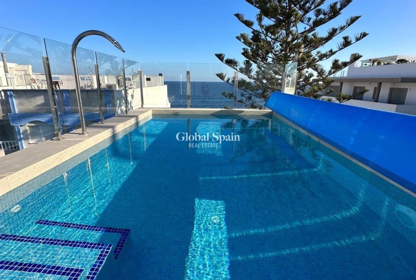 Venta - APARTAMENTO -
TORREVIEJA - Playa del Cura