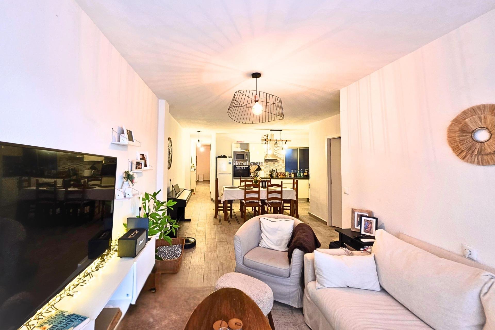 Venta - APARTAMENTO -
TORREVIEJA - Playa del Cura