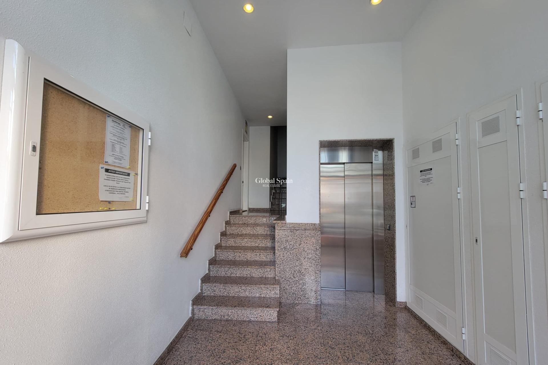 Venta - APARTAMENTO -
TORREVIEJA - Playa del Cura