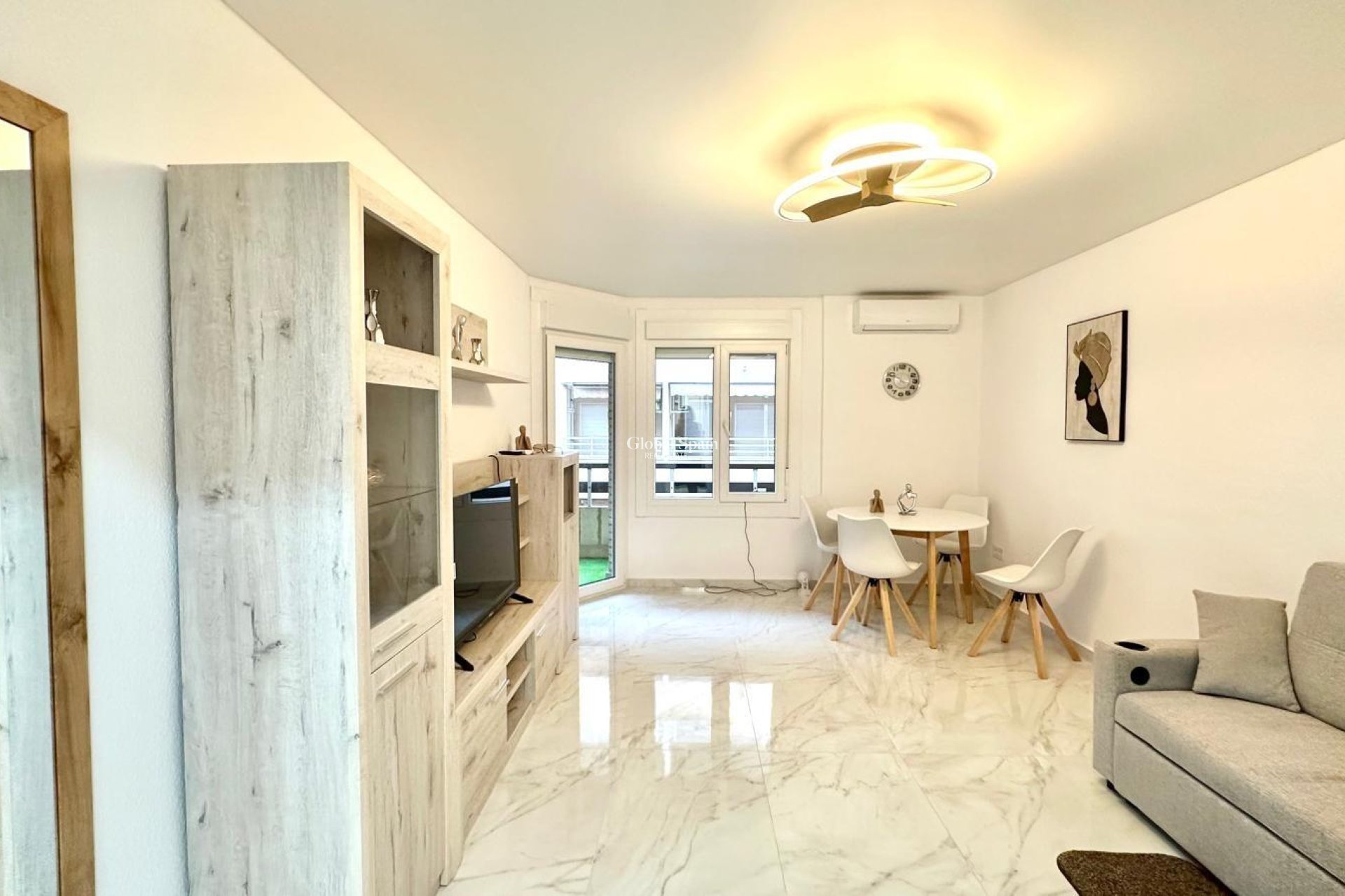 Venta - APARTAMENTO -
TORREVIEJA - Playa del Cura