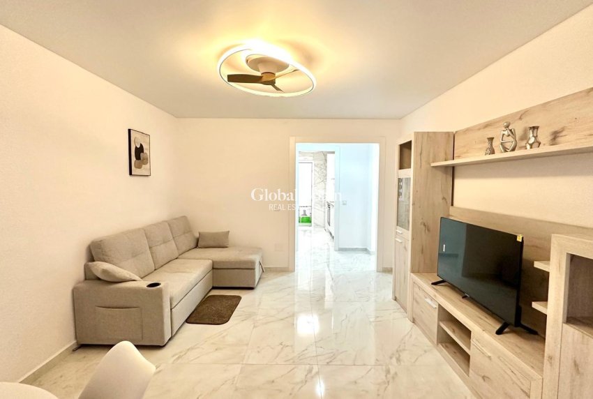 Venta - APARTAMENTO -
TORREVIEJA - Playa del Cura