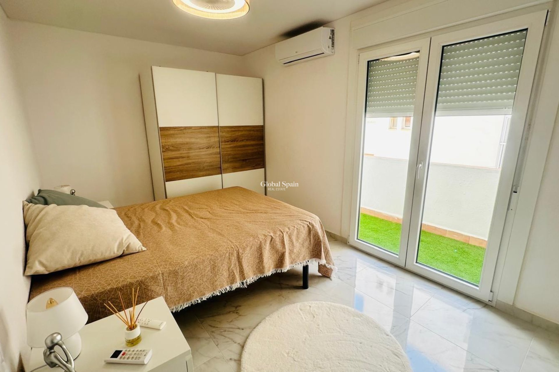 Venta - APARTAMENTO -
TORREVIEJA - Playa del Cura
