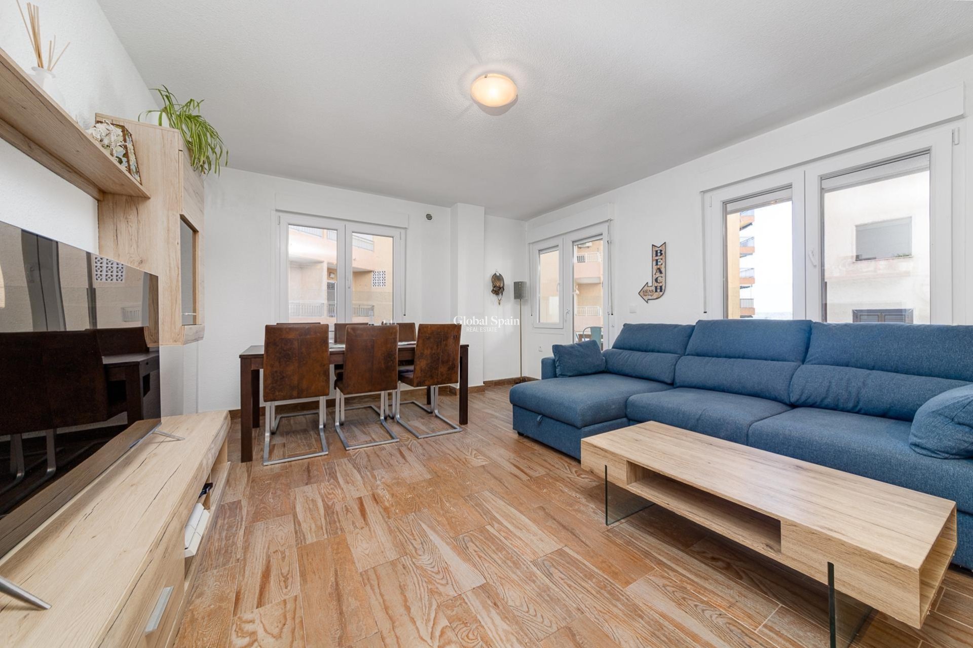 Venta - APARTAMENTO -
TORREVIEJA - Playa del Cura