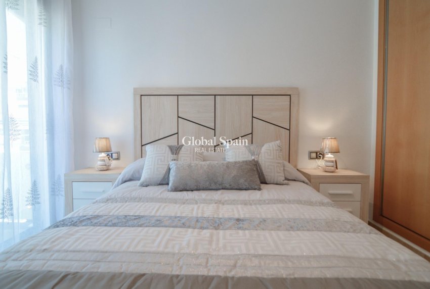 Venta - APARTAMENTO -
TORREVIEJA - Playa del Cura