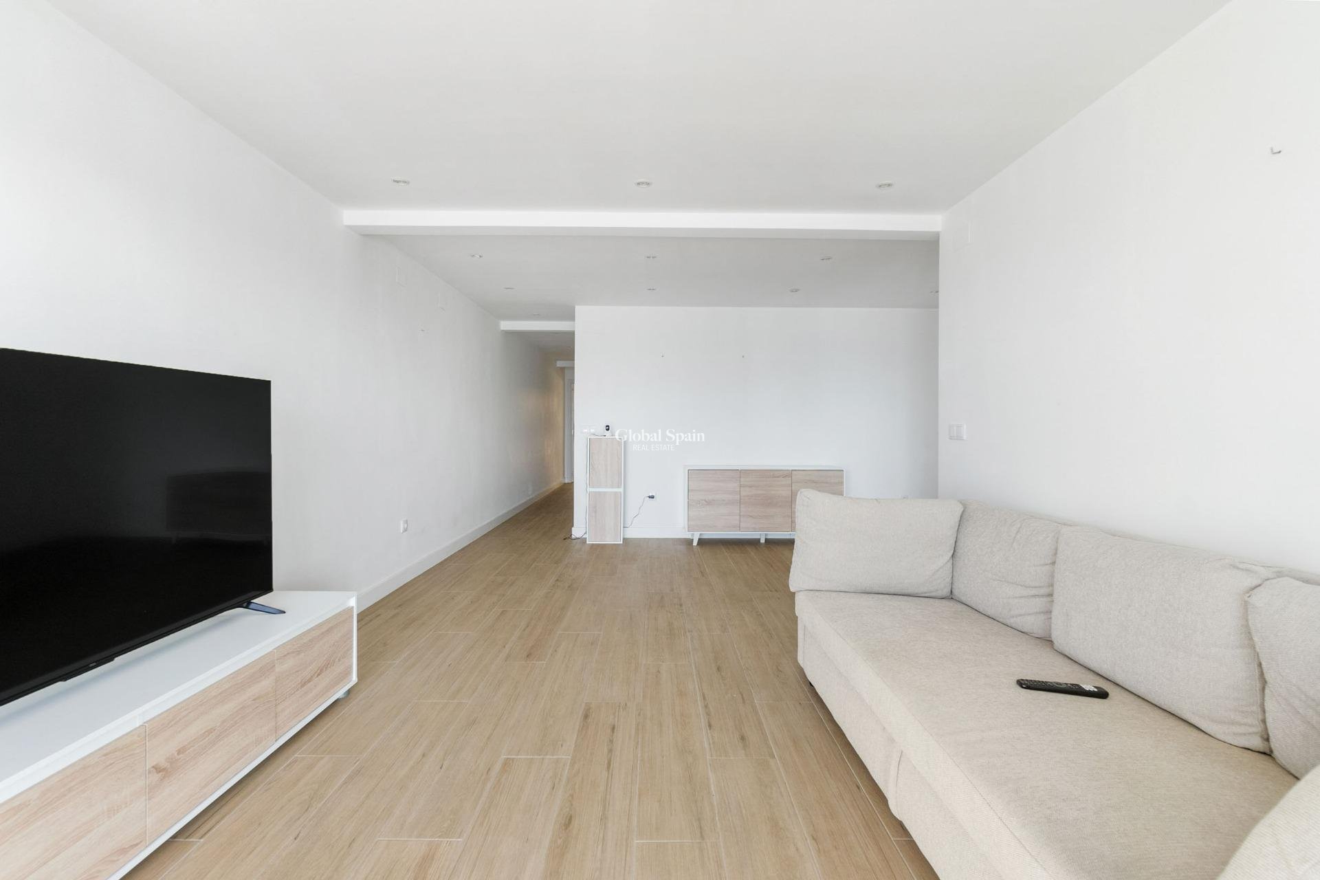 Venta - APARTAMENTO -
TORREVIEJA - Playa del Cura