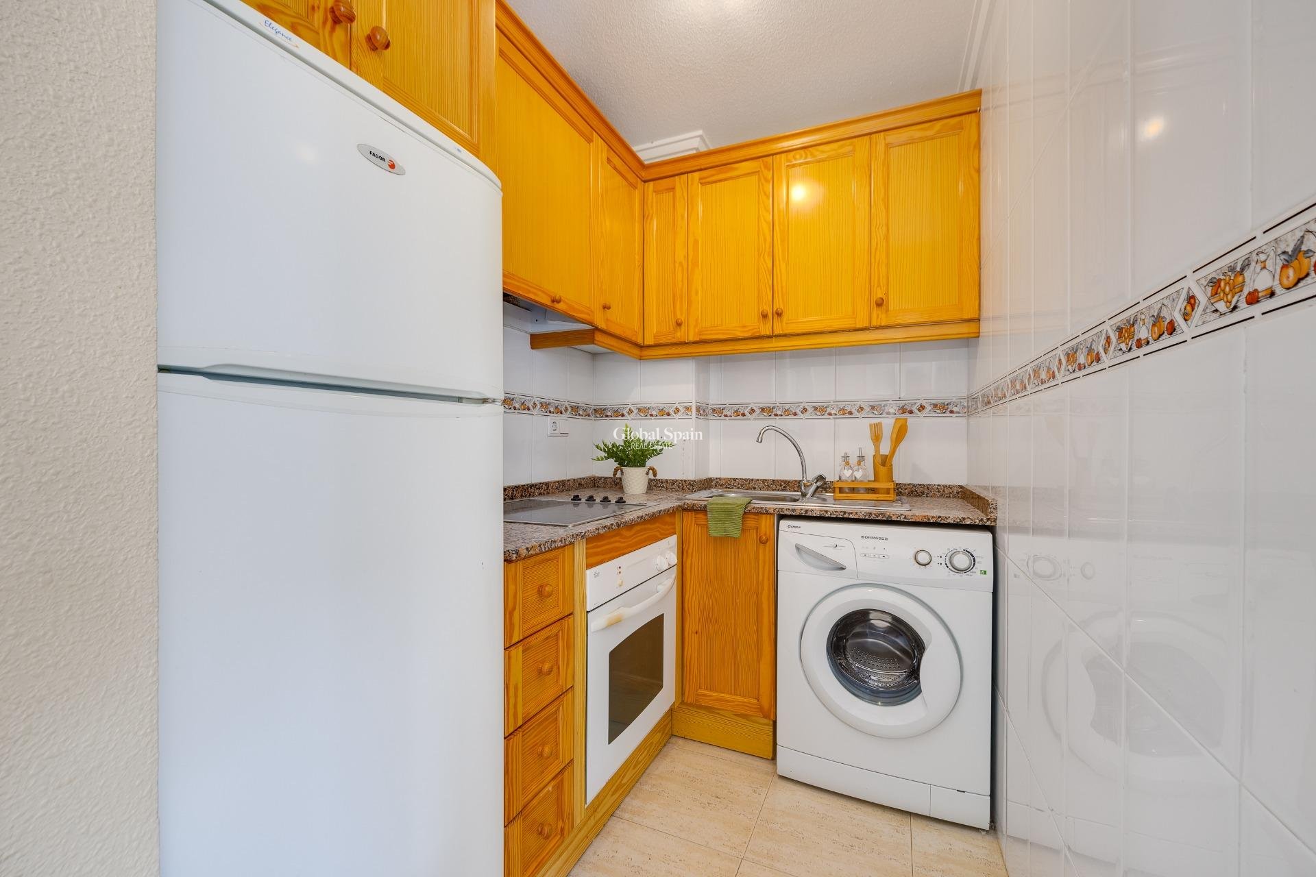 Venta - APARTAMENTO -
TORREVIEJA - Playa del Cura