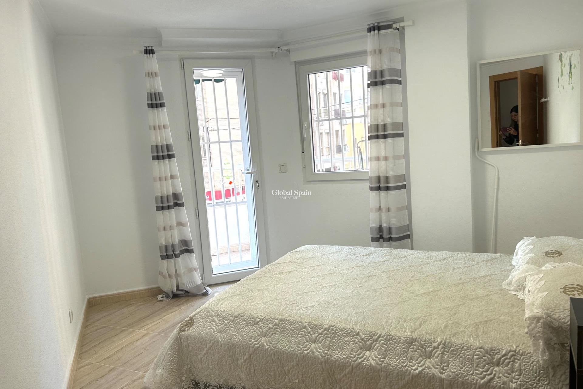 Venta - APARTAMENTO -
TORREVIEJA - Playa del Cura