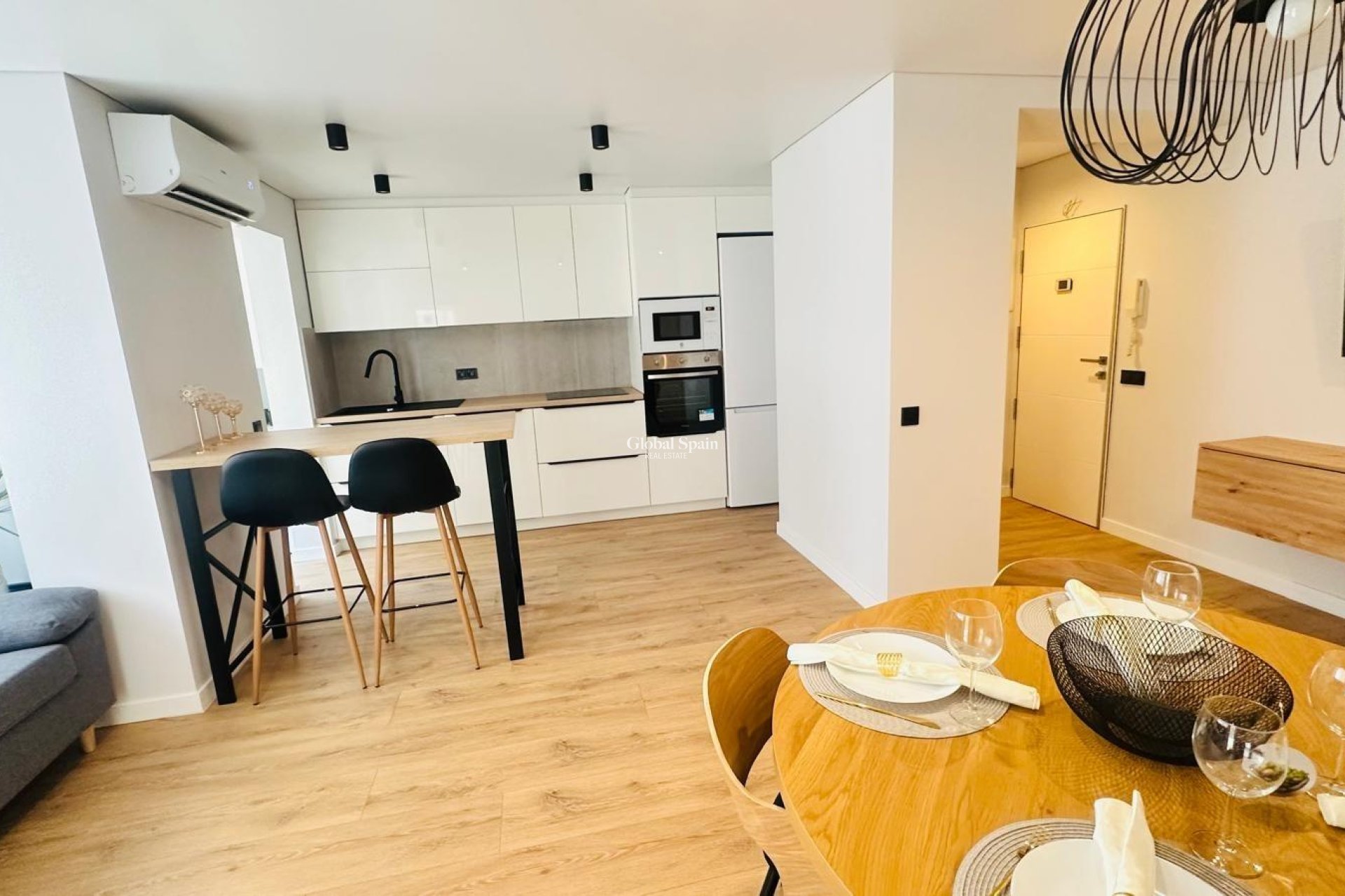 Venta - APARTAMENTO -
TORREVIEJA - Playa del Cura