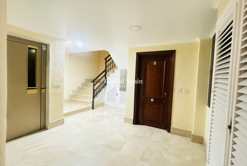 Venta - APARTAMENTO -
TORREVIEJA - Playa del Cura