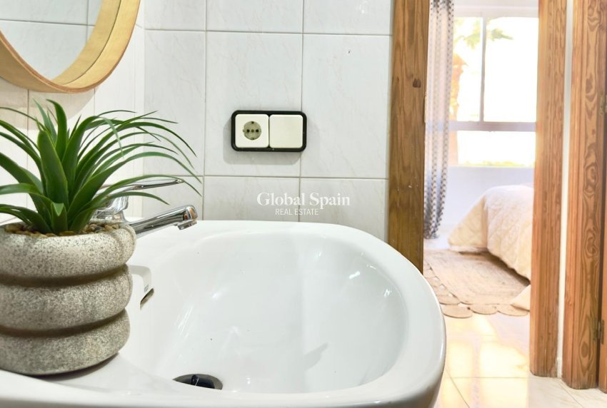 Venta - APARTAMENTO -
TORREVIEJA - Playa del Cura