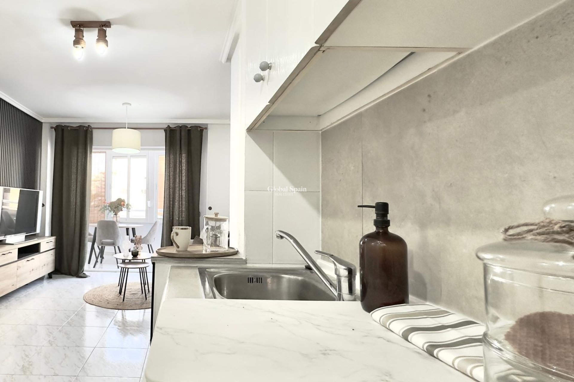 Venta - APARTAMENTO -
TORREVIEJA - Playa del Cura