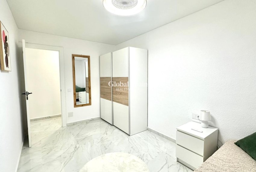 Venta - APARTAMENTO -
TORREVIEJA - Playa del Cura