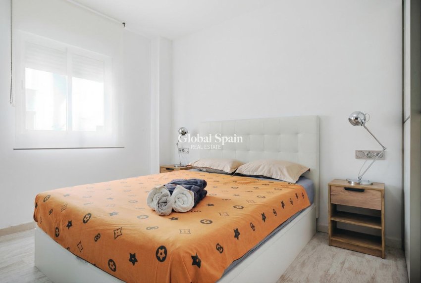 Venta - APARTAMENTO -
TORREVIEJA - Playa del Cura