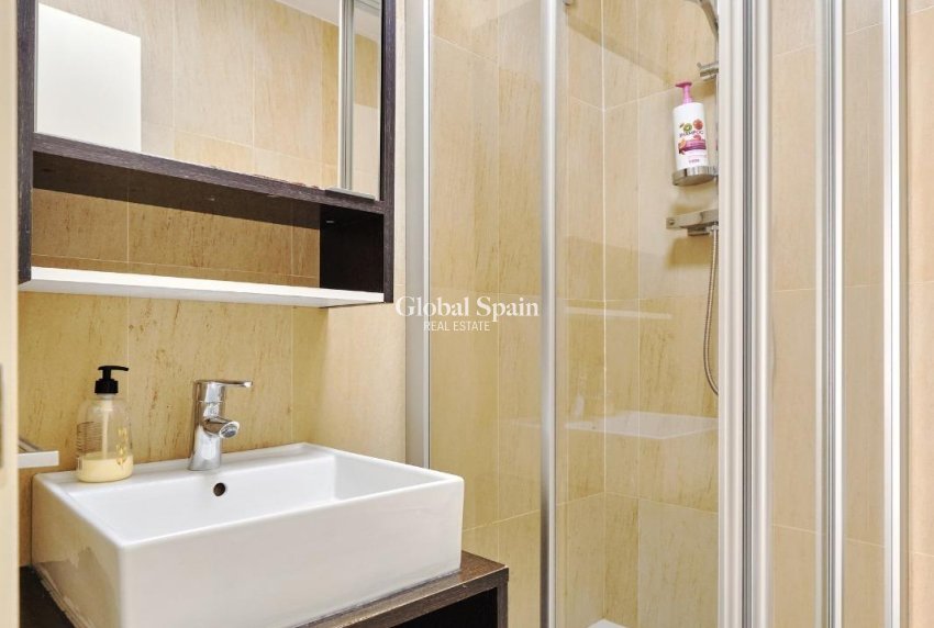 Venta - APARTAMENTO -
TORREVIEJA - Playa del Cura