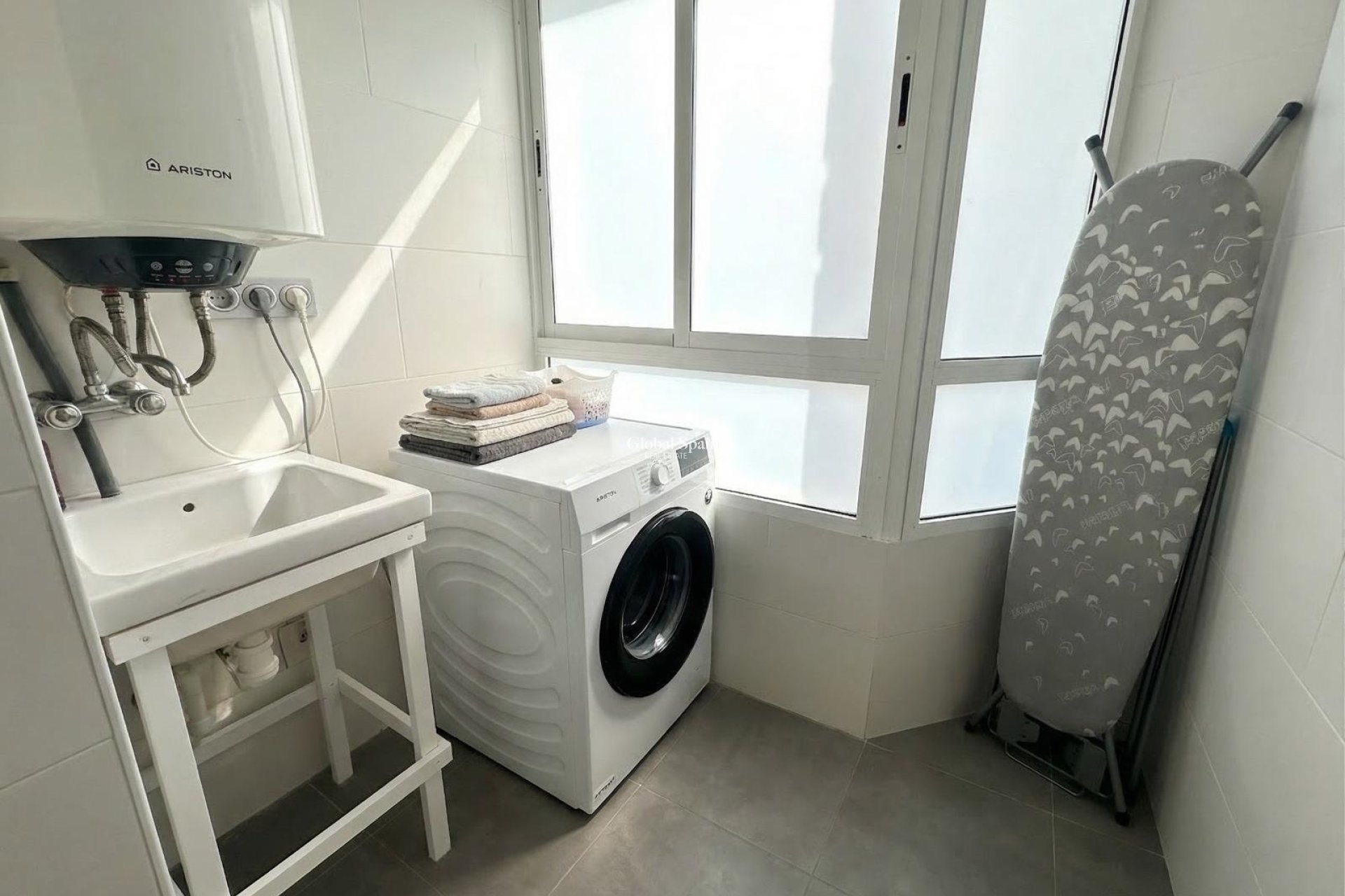 Venta - APARTAMENTO -
TORREVIEJA - Playa del Cura