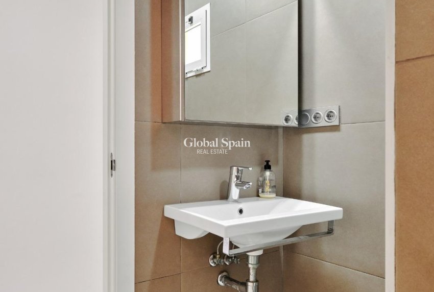 Venta - APARTAMENTO -
TORREVIEJA - Playa del Cura