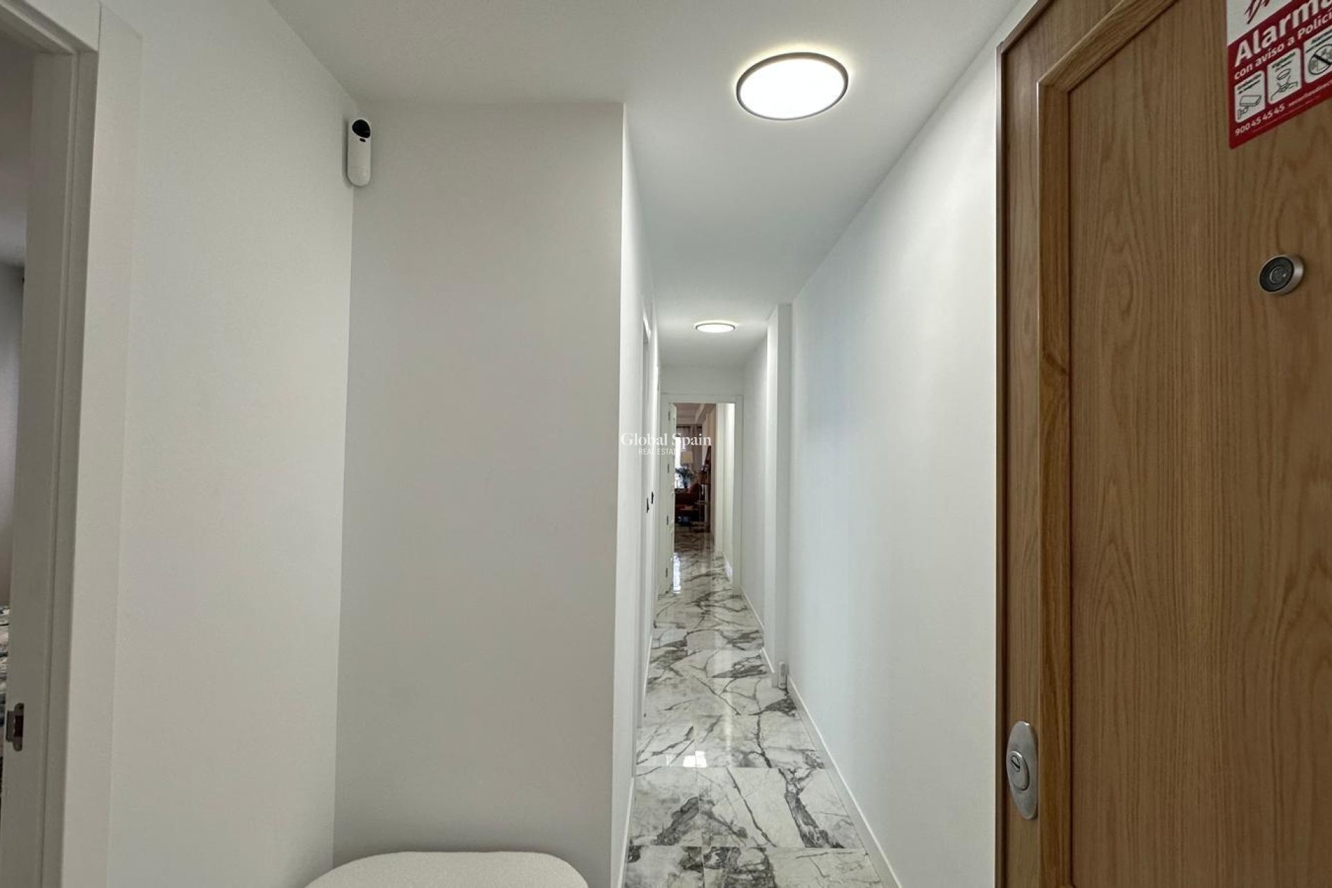 Venta - APARTAMENTO -
TORREVIEJA - Playa del Cura