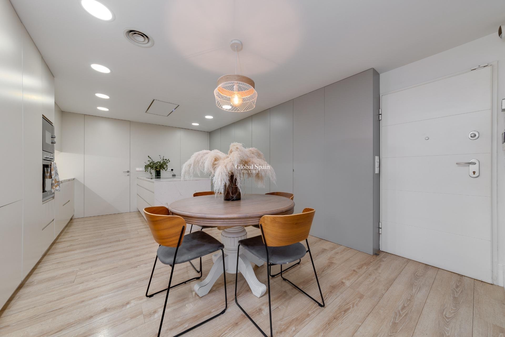 Venta - APARTAMENTO -
TORREVIEJA - Playa del Cura