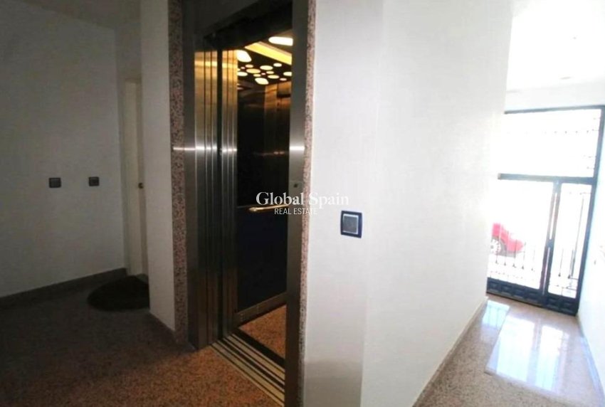 Venta - APARTAMENTO -
TORREVIEJA - Playa del Cura