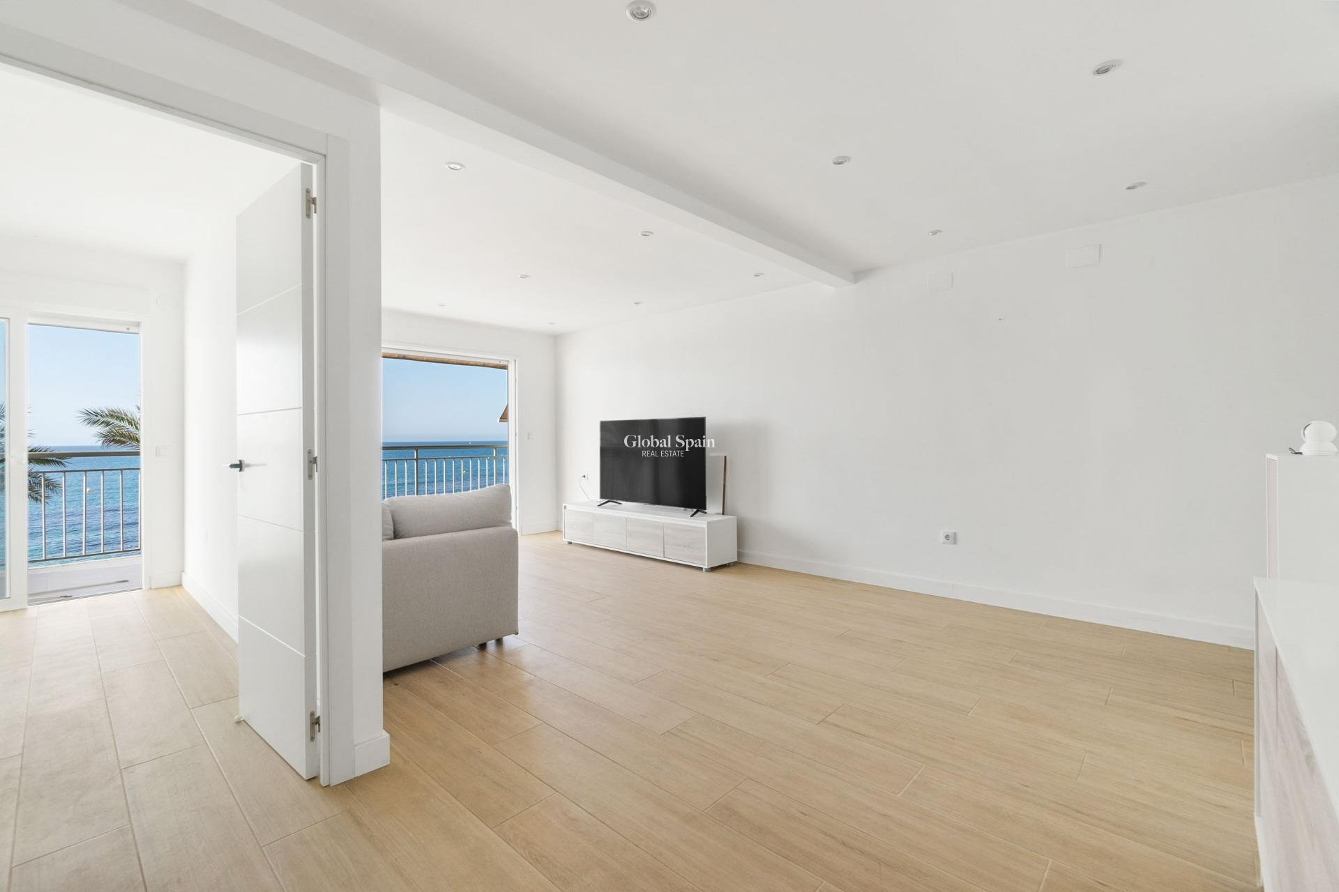 Venta - APARTAMENTO -
TORREVIEJA - Playa del Cura