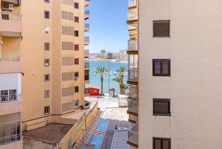 Venta - APARTAMENTO -
TORREVIEJA - Playa del Cura