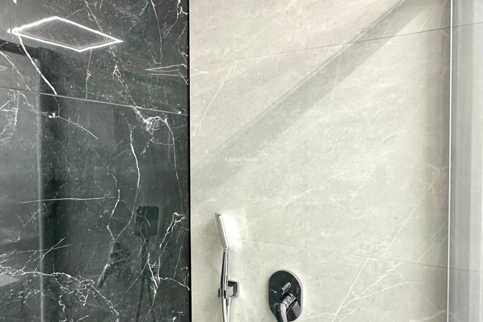 Venta - APARTAMENTO -
TORREVIEJA - Playa del Cura