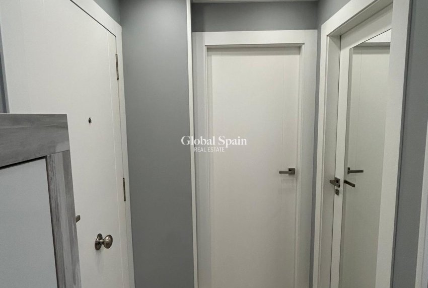 Venta - APARTAMENTO -
TORREVIEJA - Playa del Cura