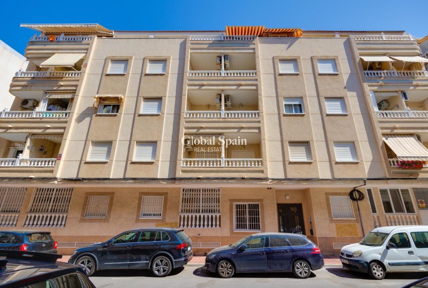 Venta - APARTAMENTO -
TORREVIEJA - Playa del Cura