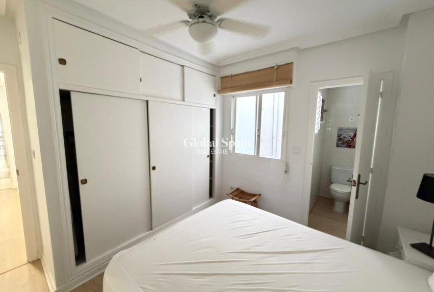 Venta - APARTAMENTO -
TORREVIEJA - Playa del Cura