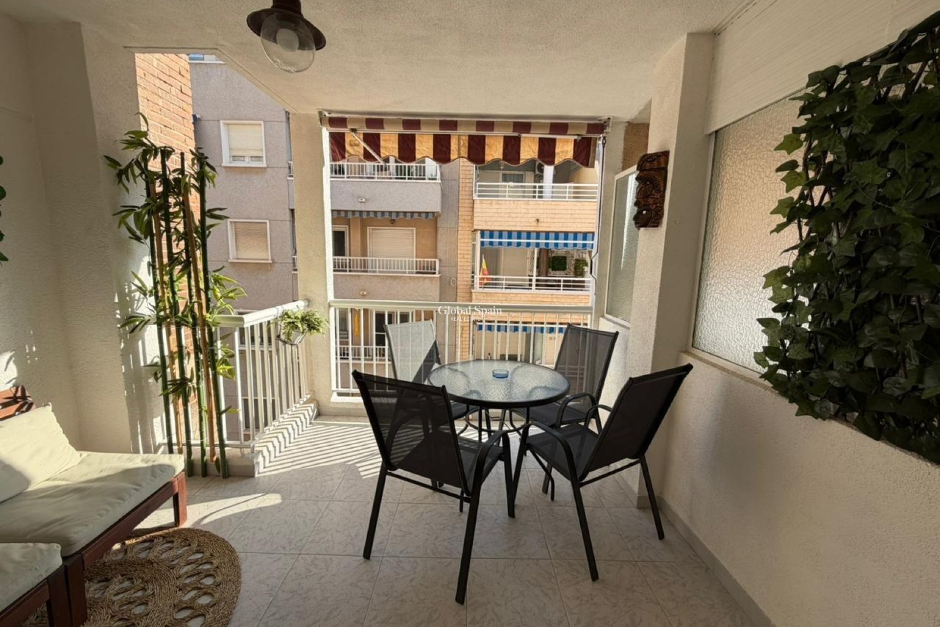 Venta - APARTAMENTO -
TORREVIEJA - Playa del Cura