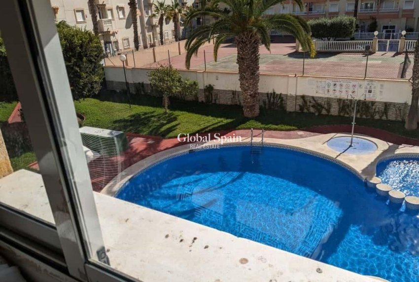 Venta - APARTAMENTO -
TORREVIEJA - Playa del Cura