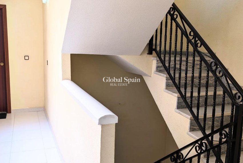 Venta - APARTAMENTO -
TORREVIEJA - Playa del Cura
