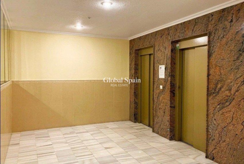 Venta - APARTAMENTO -
TORREVIEJA - Playa del Cura