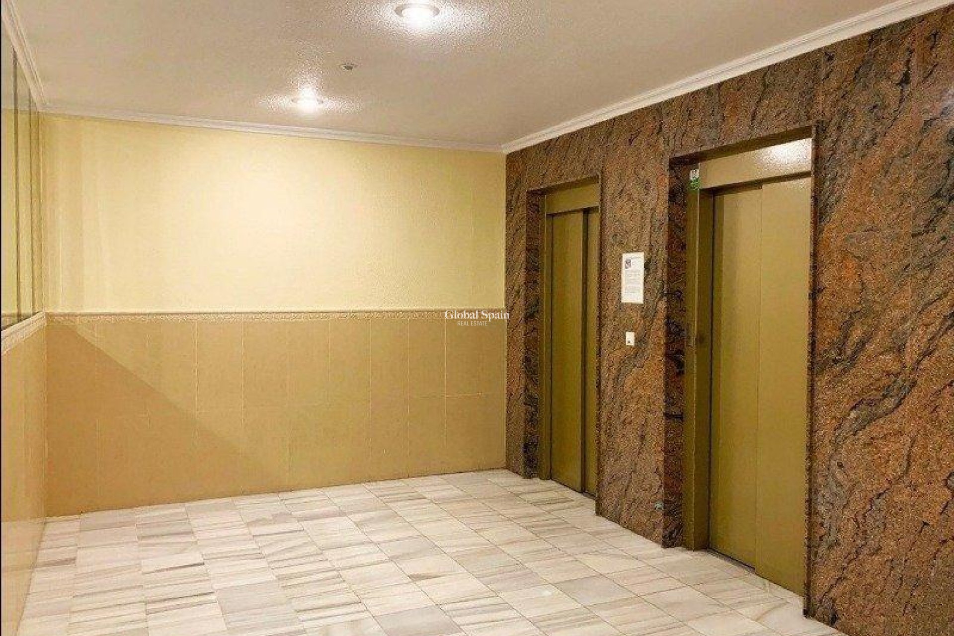 Venta - APARTAMENTO -
TORREVIEJA - Playa del Cura