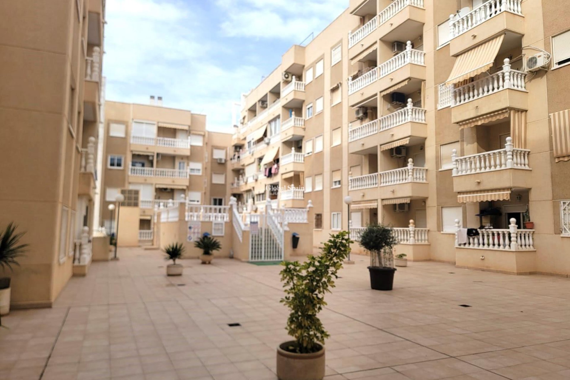 Venta - APARTAMENTO -
TORREVIEJA - Playa del Cura
