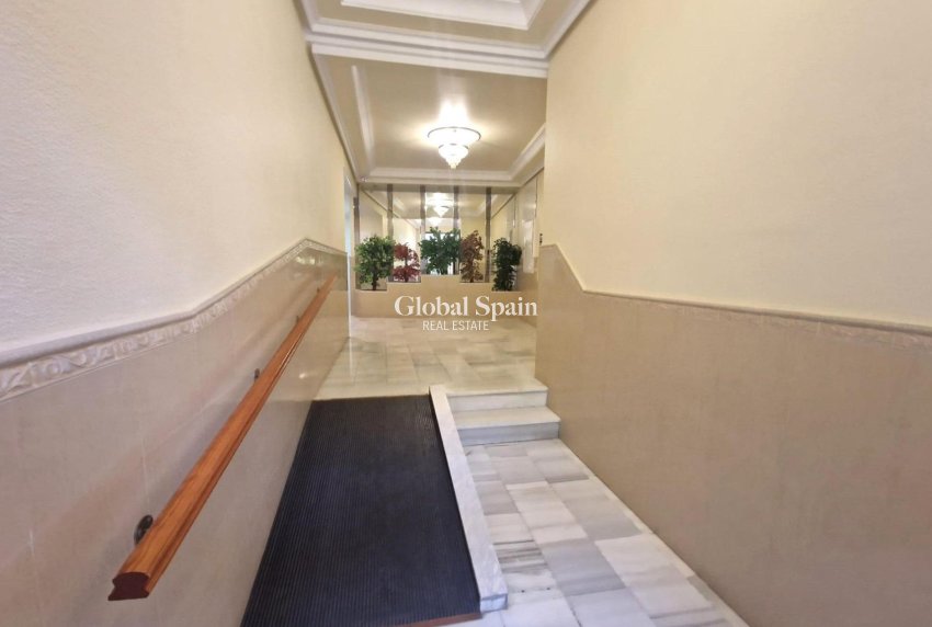 Venta - APARTAMENTO -
TORREVIEJA - Playa del Cura