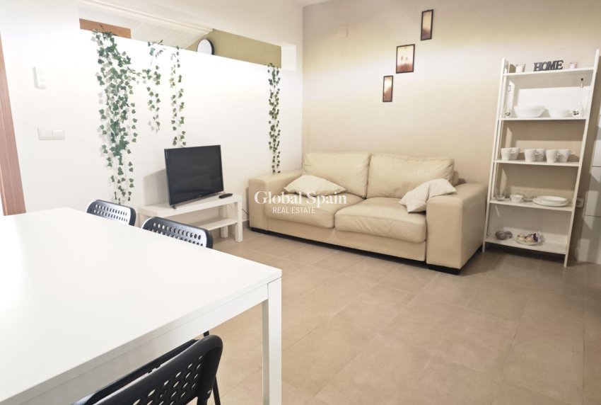 Venta - APARTAMENTO -
TORREVIEJA - Playa del Cura