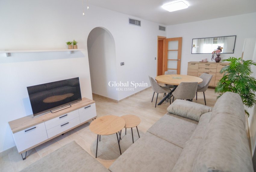 Venta - APARTAMENTO -
TORREVIEJA - Playa del Cura