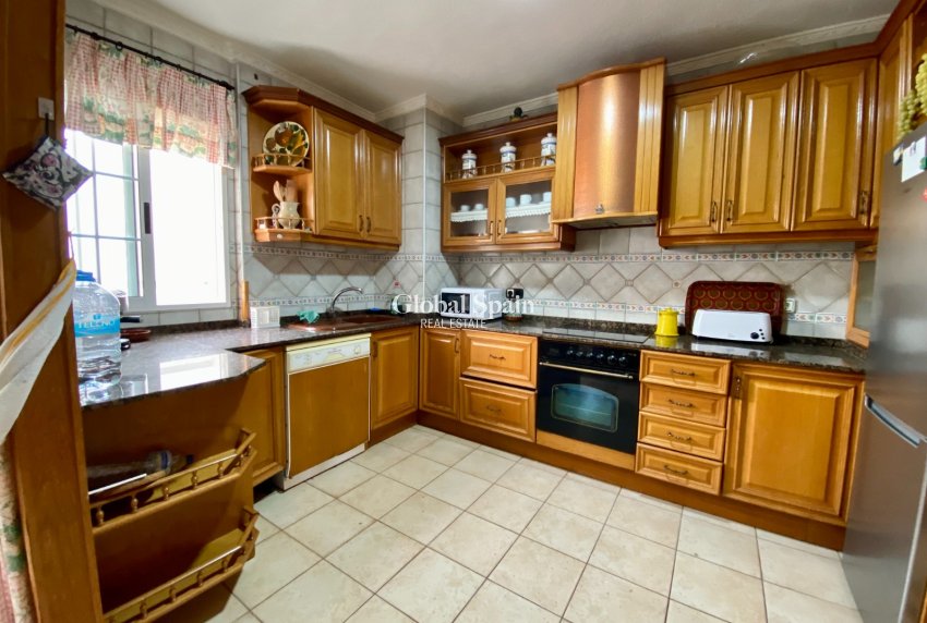 Venta - APARTAMENTO -
TORREVIEJA - Playa del Cura