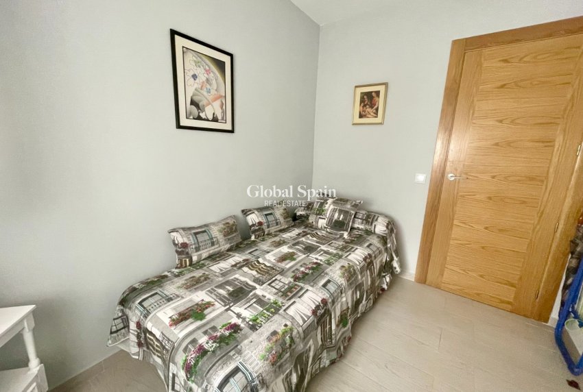 Venta - APARTAMENTO -
TORREVIEJA - Playa del Cura