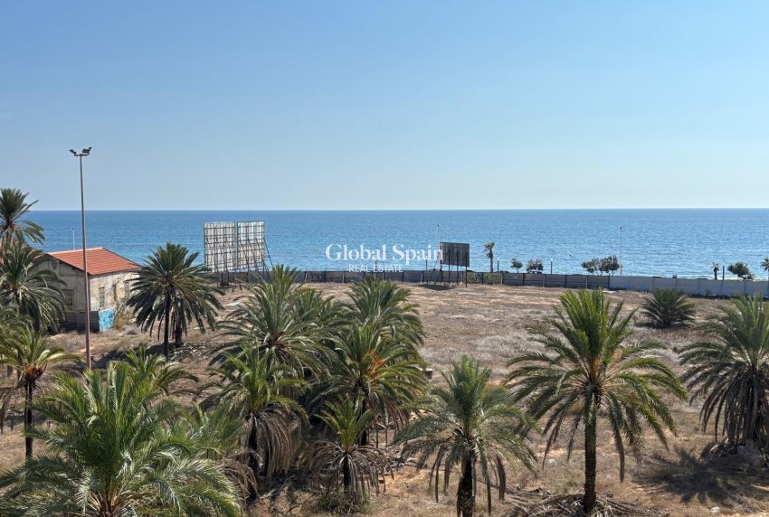 Venta - APARTAMENTO -
TORREVIEJA - Playa del Cura