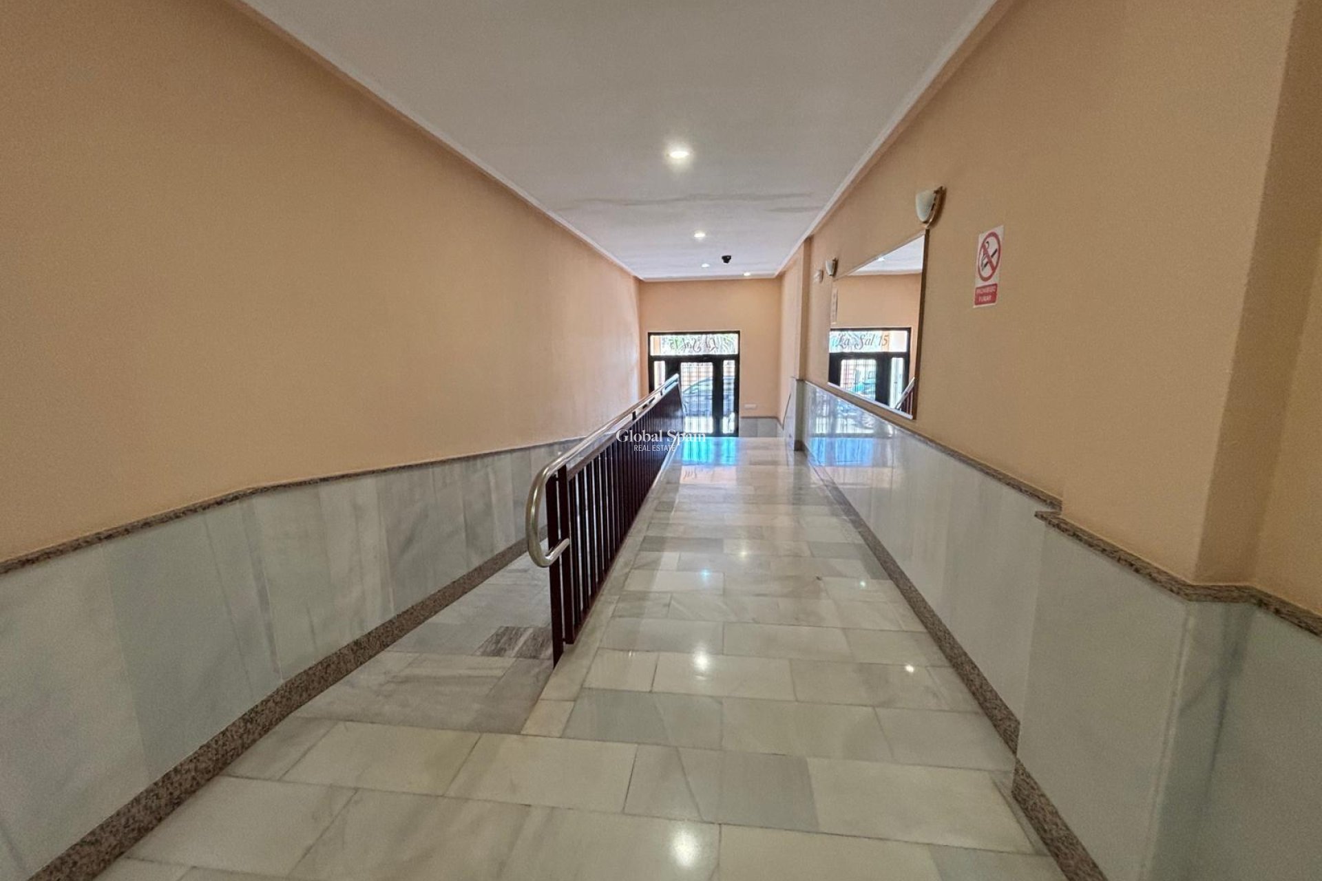 Venta - APARTAMENTO -
TORREVIEJA - Playa del Cura