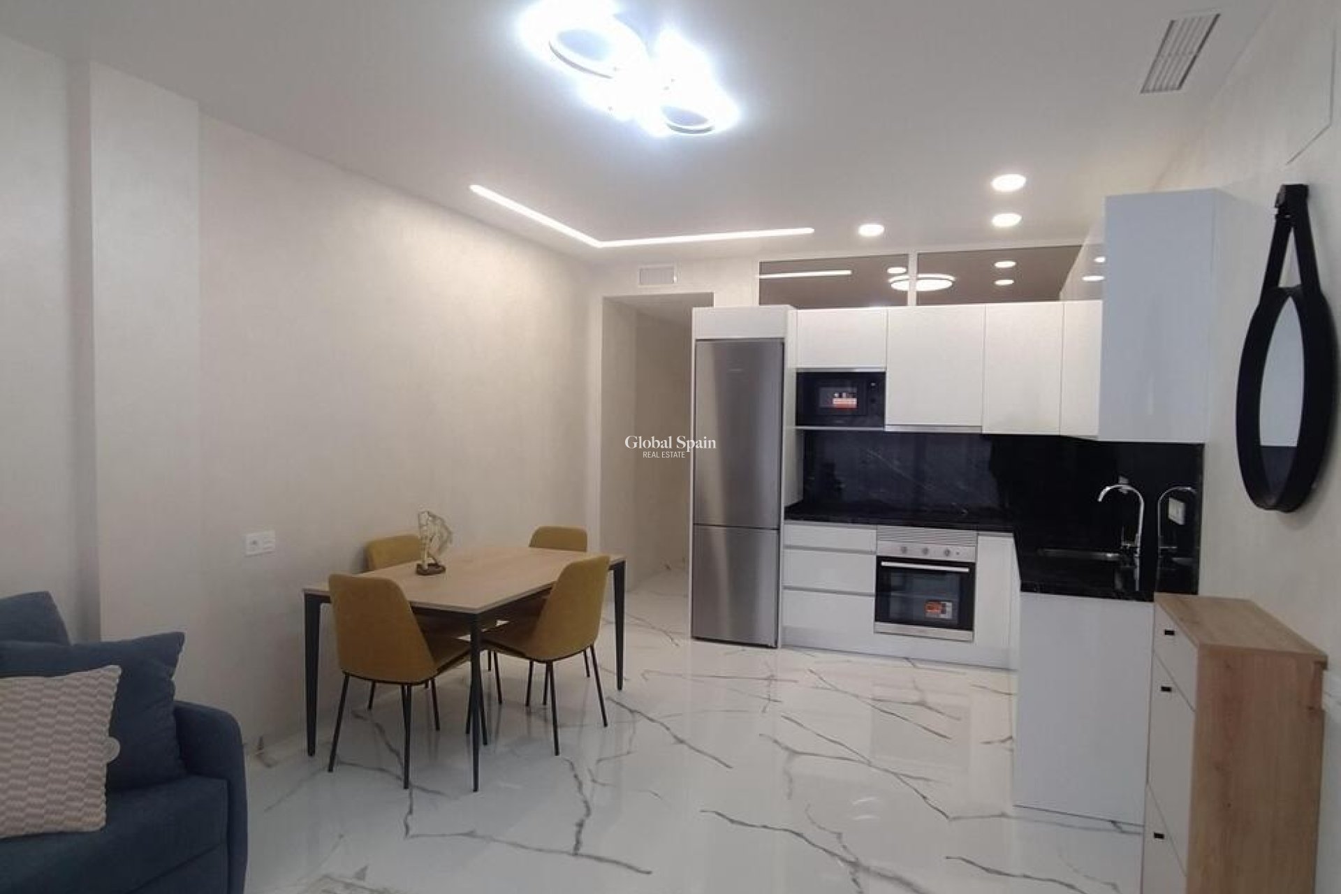 Venta - APARTAMENTO -
TORREVIEJA - Playa del Cura