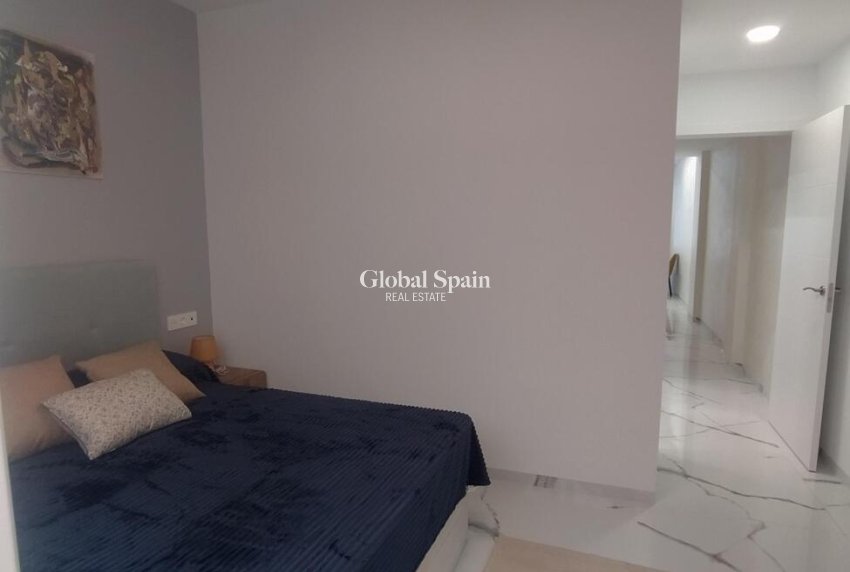 Venta - APARTAMENTO -
TORREVIEJA - Playa del Cura